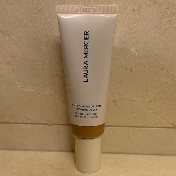 Laura Mercier Tinted Moisturizer Natural Dewy SPF 30 with Hyaluronic Acid - Picture 1 of 2